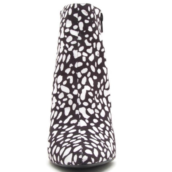 Qupid Black & White Faux Suede Heeled Bootie 5.5 6 - Picture 7 of 8